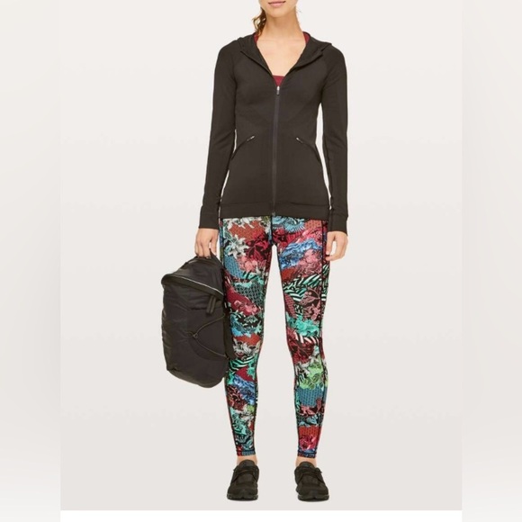 Lululemon Speed Up Tight *Full-On Luxtreme 28"
Zen Clash Multi - Picture 13 of 13